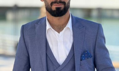نبذة عن الكاتب والشاعر احمد عادل
