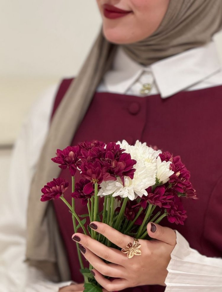 نبذة عن الكاتبة المبدعة زينة ال نزار