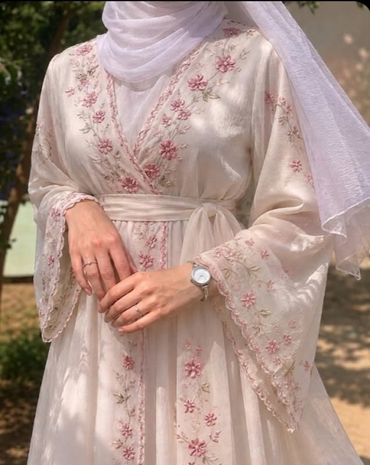 نبذة عن الكاتبة المبدعة سارة الراوي
